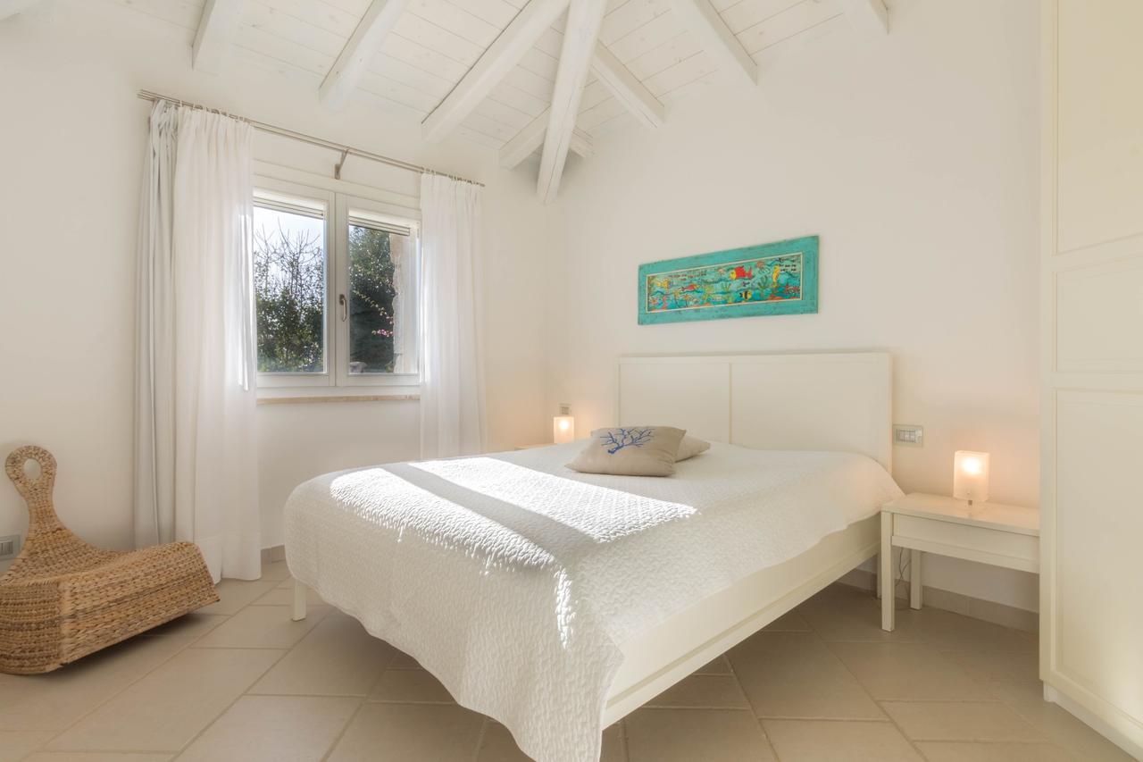 Villa Ginestra Con Piscina E Giardino Privato A 500 Mt Dal Mare 카스티아다스 외부 사진